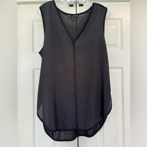 Banana Republic mixed media sleeveless v-neck black blouse rounded split hem